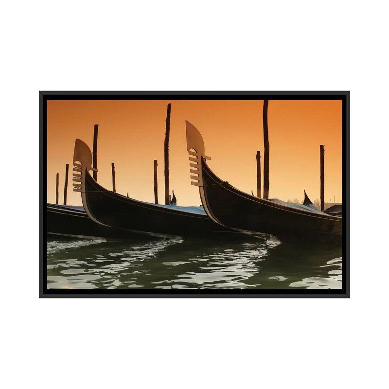 Gondole par PhotoINC Studio - Toile tendue avec châssis, H 18 po x l 26 po x P 1,5 po, Toile encadrée noire, Pas de tapis