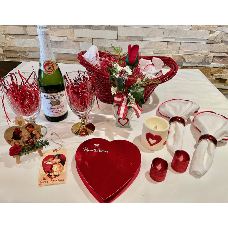 Panier de roses d'amour arrangement dans un panier