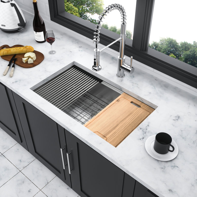 Évier de cuisine encastrable en acier inoxydable 304 de calibre 18 T 33 * 19 * 9 pouces, poste de travail avec rebords avant et arrière pour plus d'espace de travail, drain en forme de X en forme d'eau, revêtement épais à condensation,