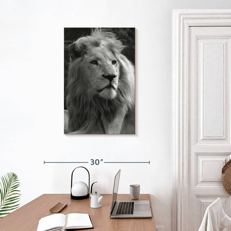 Brampt Monochromatic Lion, 30" H x 20" W