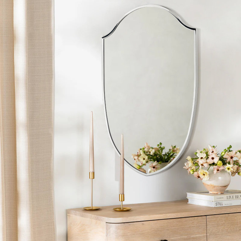 Miroir de salle de bain asymétrique en métal arqué 30 po H x 20 po Faus pour meuble-lavabo, commode, manteau de cheminée ou chambre à coucher