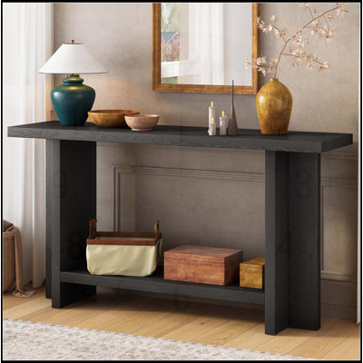 Console d'inspiration rétro avec pieds en T pour différentes pièces