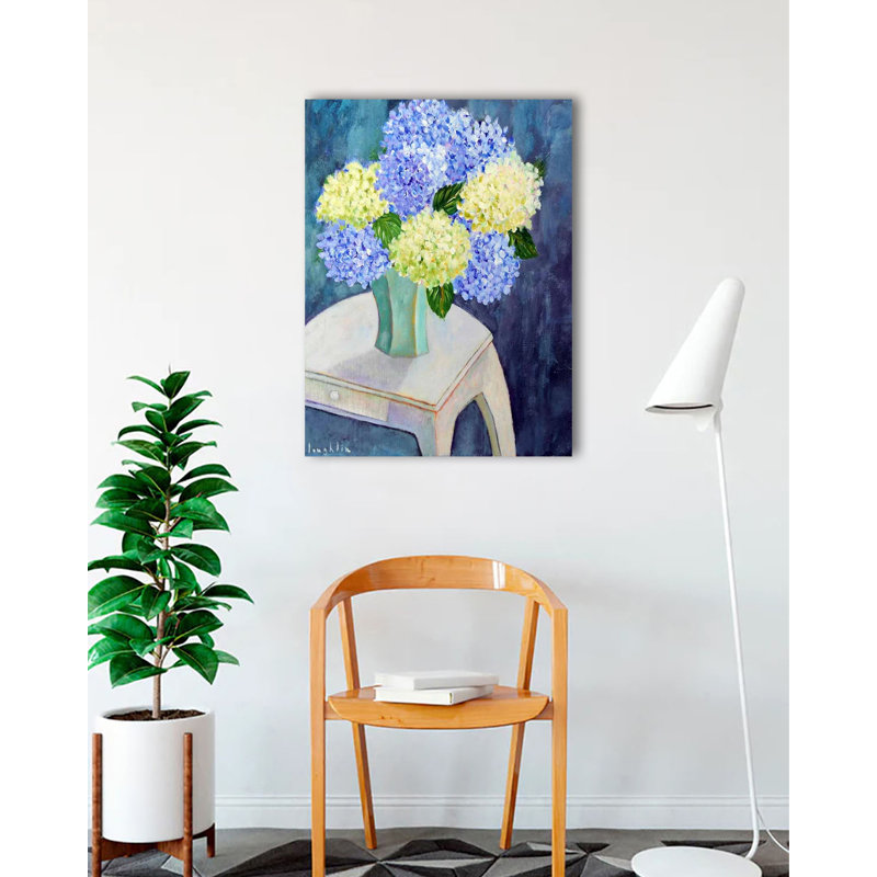 «Hydrangeas on a Table» par Brendan Loughlin, reproduction d'art sur toile tendue, H 32 po x l 24 po x P 1,5 po