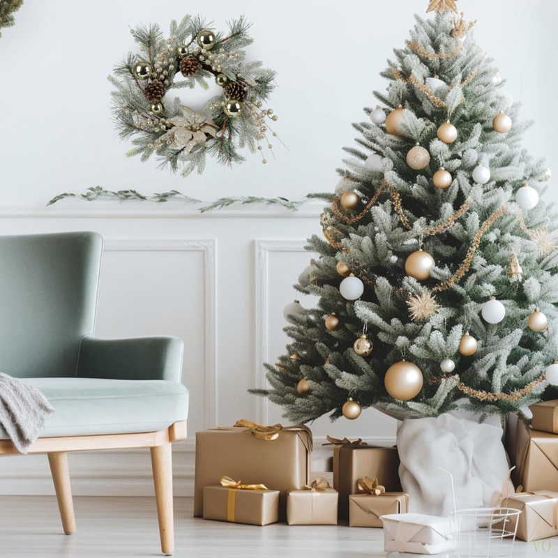 Couronne de Noël avec des lumières chaudes