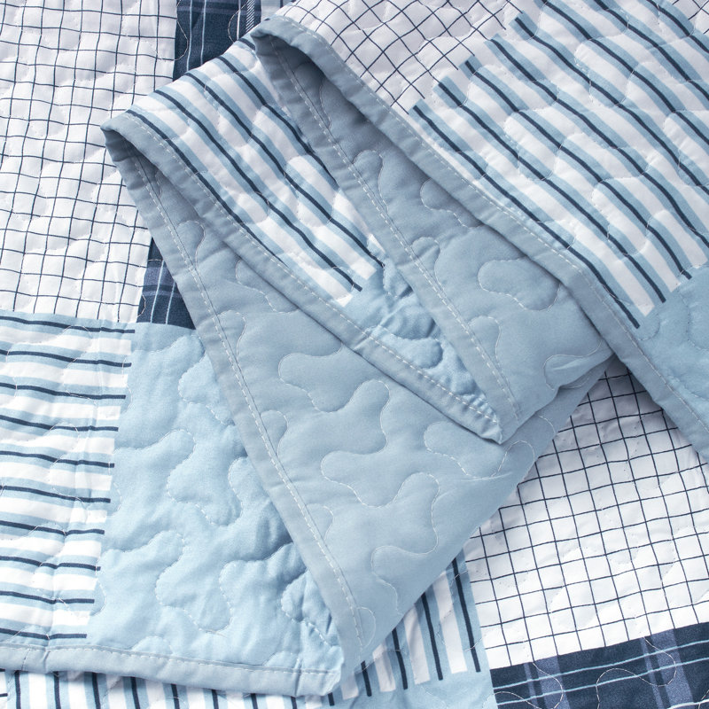 Hedvika Quilt Set, Full/Queen Quilt + 2 Shams, Patchwork Blue