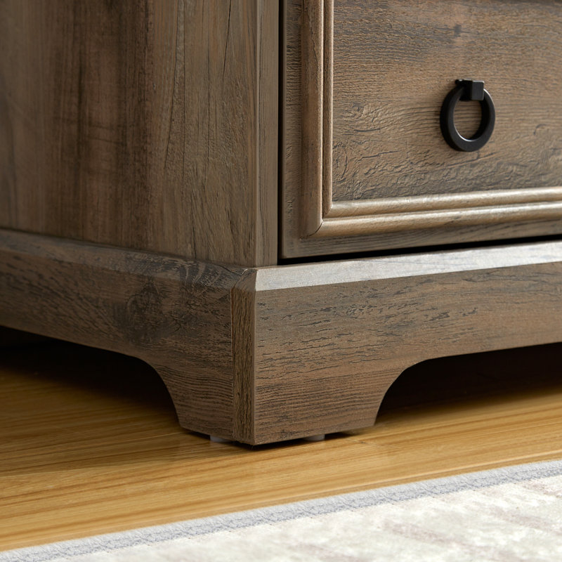Grande commode de chambre moderne à six tiroirs avec sécurité anti-surmatelas, assemblage sans effort, rangement spacieux et touche médiévale distinctive