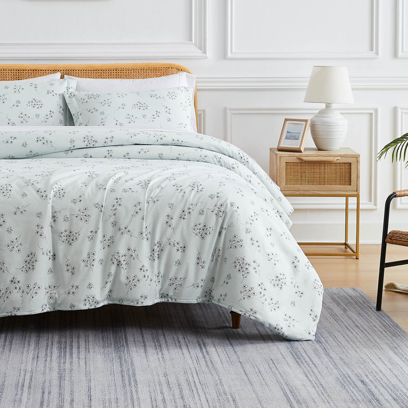 Sweet Florals Blue Microfiber California King Duvet Cover Set