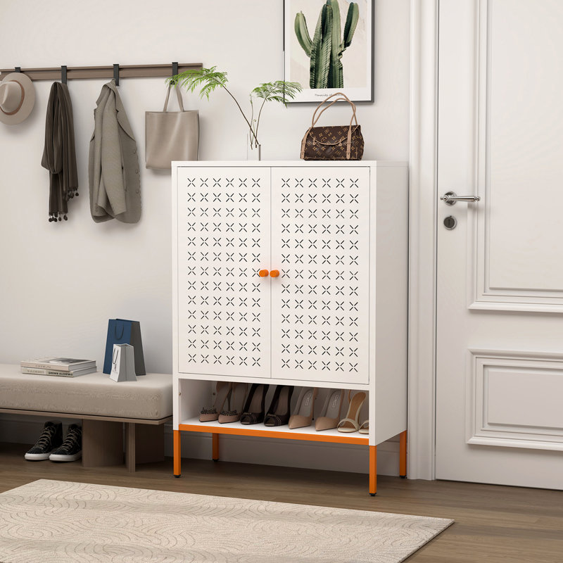 Armoire porte-chaussures à grille blanche en métal à deux portes, 15 pieds de haut, tablettes réglables, style moderne pour les espaces primaires, base surélevée, salon