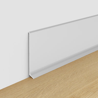 Aluminium 0,5 po x 3,125 po x 84 po base murale en argent mat, plinthe de moulure (ensemble de 4)