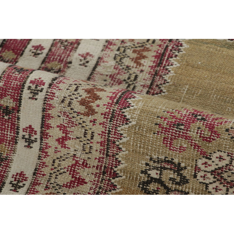 Antique Ghiordes Rug, Gold & Red With Intricate Medallion Pattern - Rug & Kilim