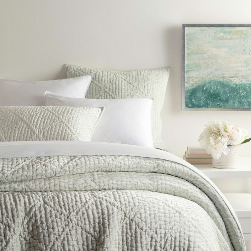 Parisienne Velvet Quilt