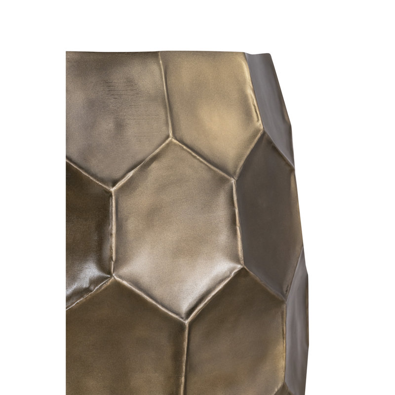 Table d'appoint à finition dorée, 18 po x 21 po, style martelé à la main, utilisation polyvalente dans une base en aluminium lustré, hexagonale, convient à divers styles de décor