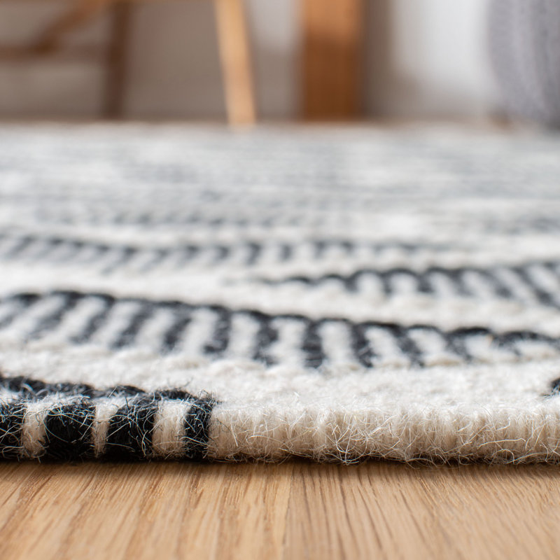 Anonymous Kilim Hand Loomed Wool Geometric Rug, Rectangle 4' x 6'