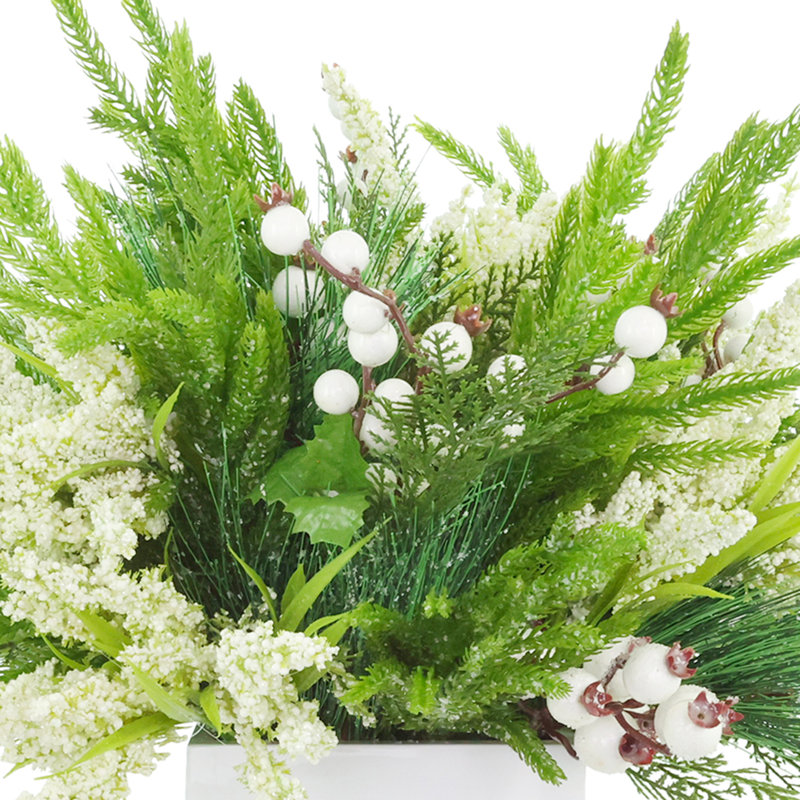 Arrangement de Noël pin et baies