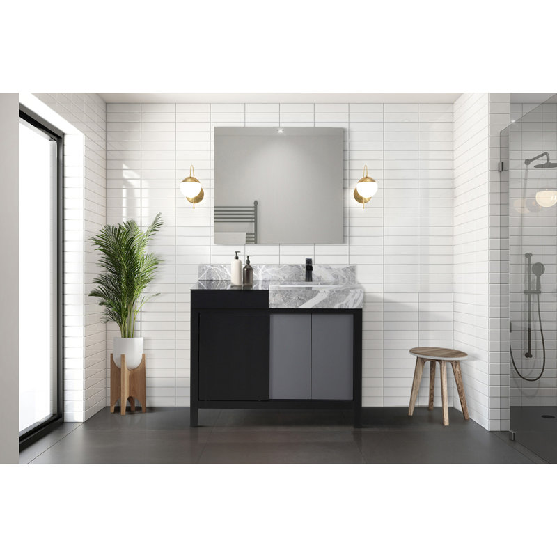 Ensemble de meuble-lavabo noir et gris l 42 po x P 22 po, comptoir en marbre gris château et robinet noir mat
