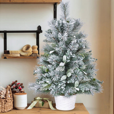Arbre de Noël de table 2 pi avec aiguilles en pin eucalyptus, 68 pointes, mini arbre artificiel légèrement floqué pour les petits espaces