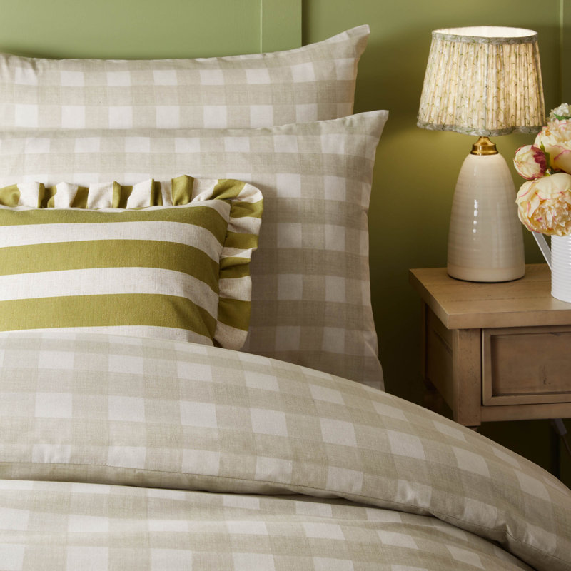Hartsford Check Polyester Chequered Duvet Cover Set with Pillowcases Included, Beige