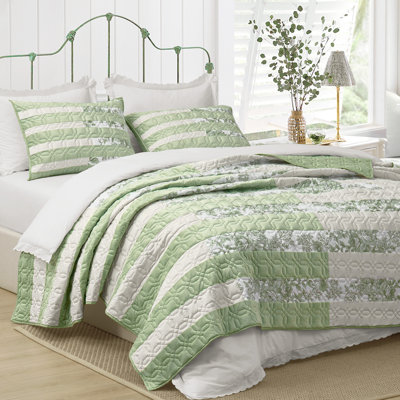 Wonderful Patchwork Striped Microfiber Quilt Set