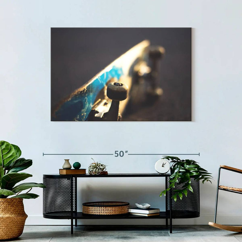 Senne Skateboard, 30" H x 45" W
