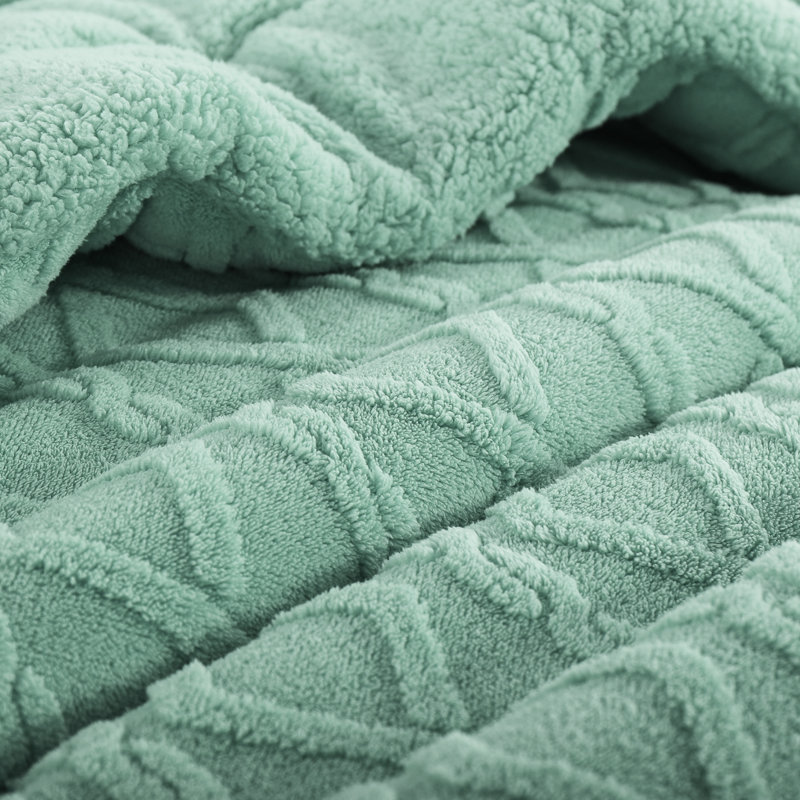 Sherpa Fleece Comforter, Reversible Flannel Blanket, 3D Jacquard Design, Queen Comforter, Green