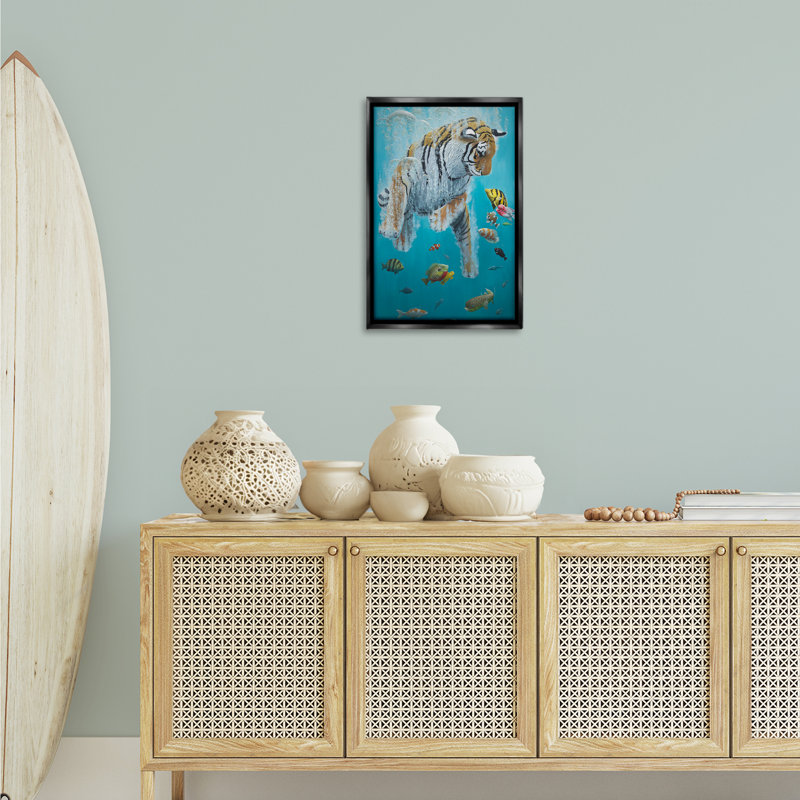 Cadre flottant nageant parmi les poissons, design par Heather, H 25 po x l 17 po, Cadre flottant noir de jais