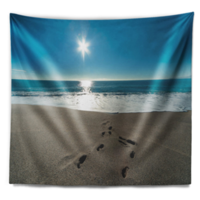 Tapisserie «Seascape Blue Sea» et empreintes de pas dans le sable, H 32 po x l 39 po