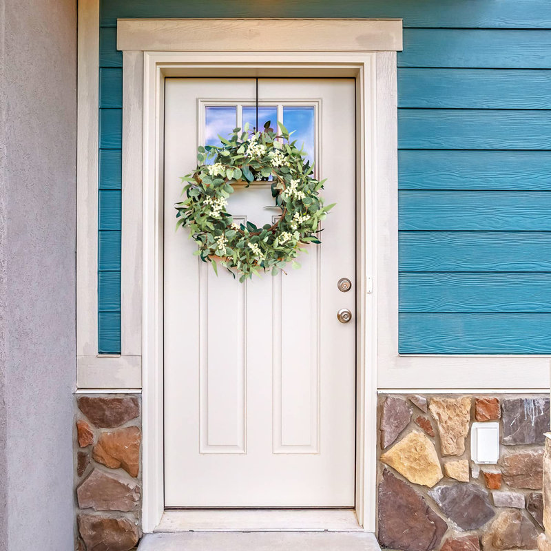 Couronne d'eucalyptus artificiel pour la porte d'entrée, couronne de verdure avec baies blanches, 20"