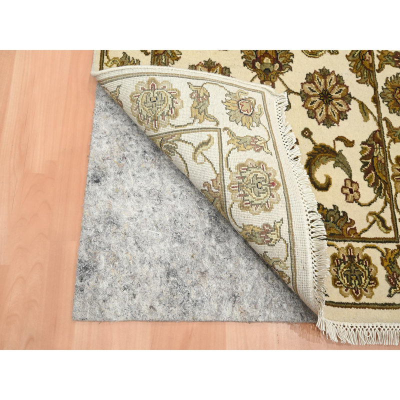 Tapis de couloir oriental blanc 2 pi 7 po x 8 pi 3 po Photon, Rajasthan avec motif de feuilles, noué à la main, laine et soie, épais et moelleux, tissé dense