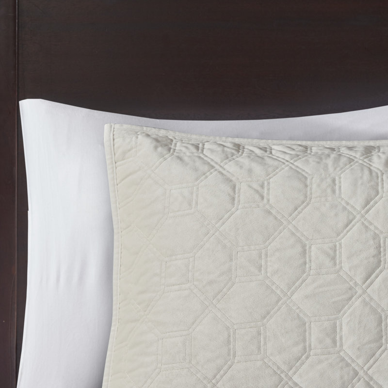 Ivory King Velvet Reversible Quilt Set