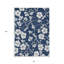 Tapis extérieur lavable floral bleu marine et ivoire 8 pi x 10 pi