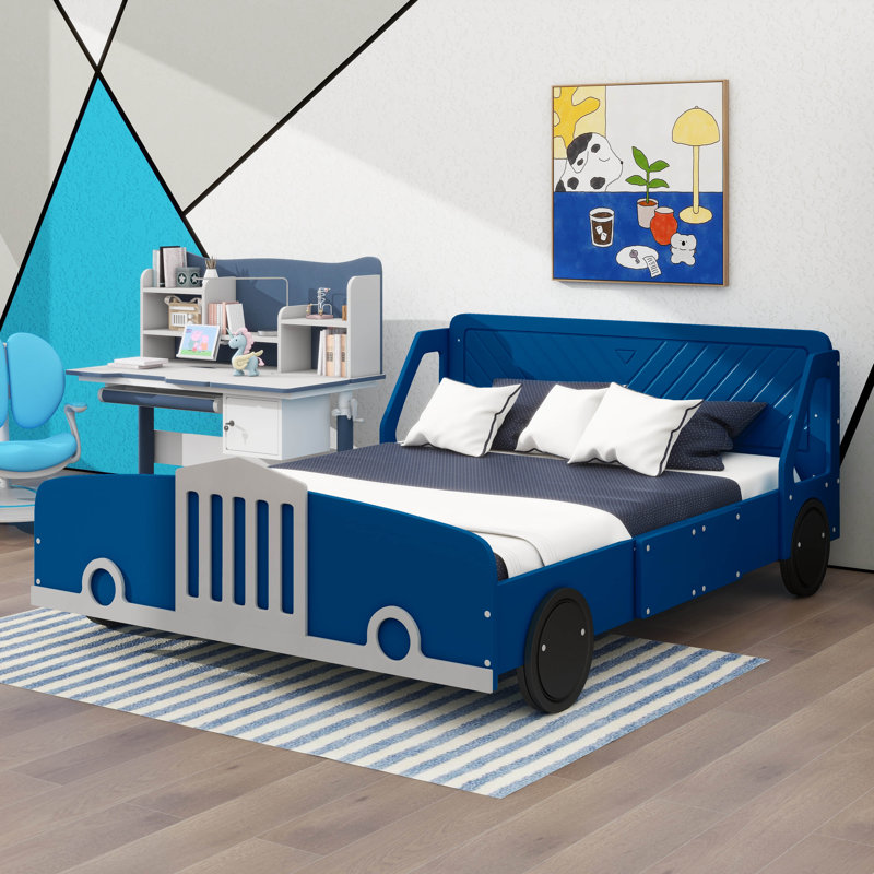 Un lit plateforme de grande taille en forme de voiture, complet avec des roues, Bleu