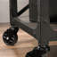 Table d'appoint rustique avec plateau spacieux, tiroir coulissant et grande tablette ouverte pour un rangement et un décor polyvalents.