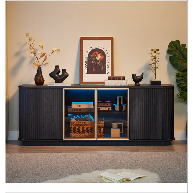 Meuble télé de 64 pouces avec rayures verticales en bois et verre trempé avec cadre en aluminium, idéal pour les espaces de vie modernes.