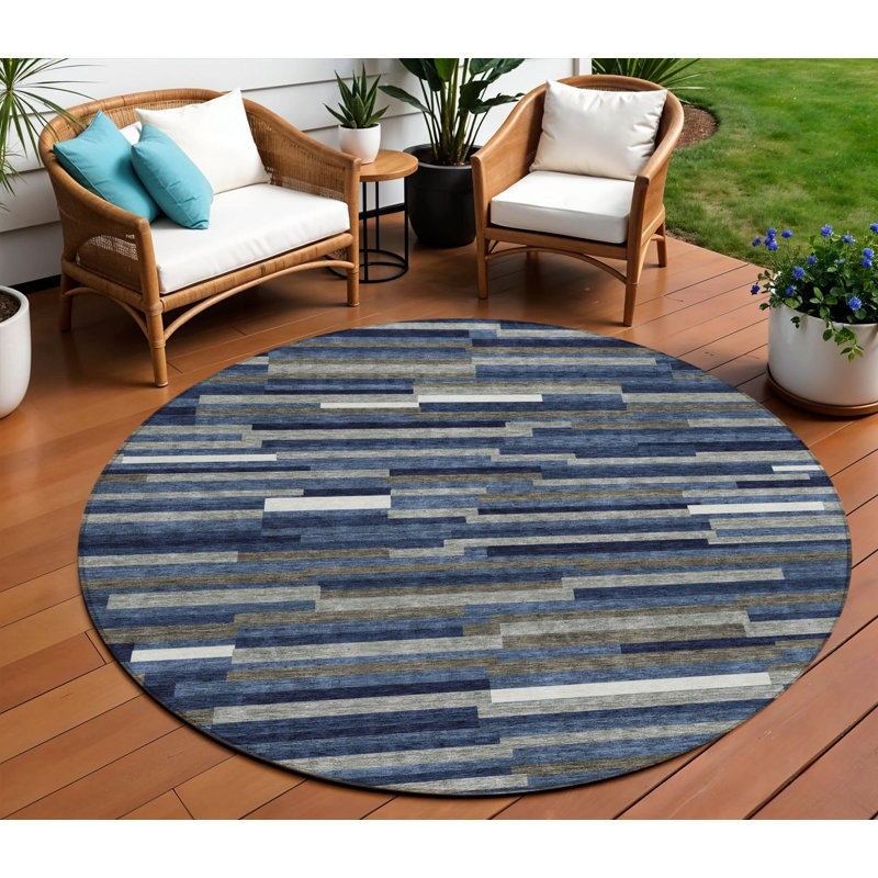 Tapis extérieur lavable rayé 8 pi bleu marine et gris ivoire