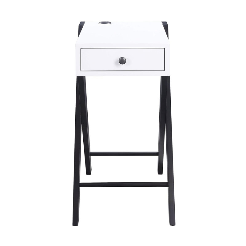 Charmante table d'appoint avec des fonctions polyvalentes et un design élégant
