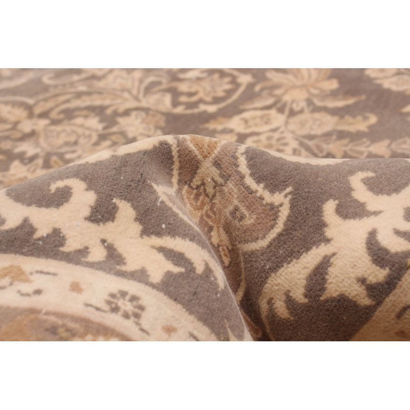 Tapis unique en laine 8 pi 11 po x 11 pi 10 po Wakenda