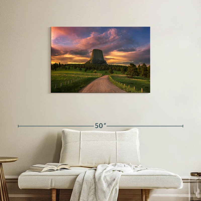 Lilie Devils Tower USA, 24" H x 36" W