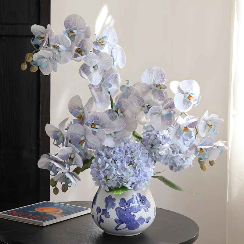 Ornements de fleurs simulées