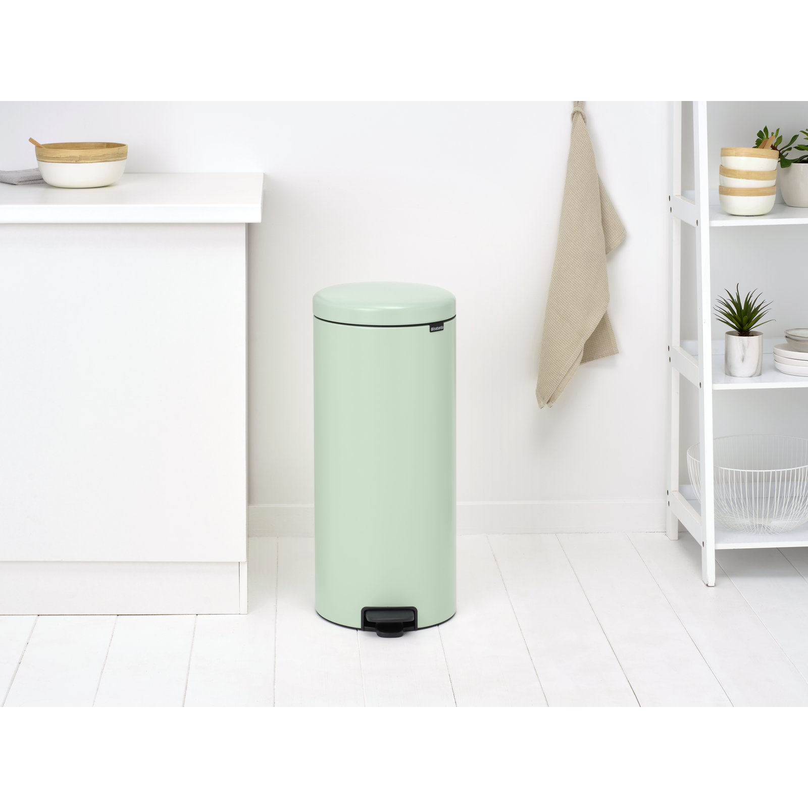 Brabantia Newicon 8gal Step-On Trash Can, Jade Green