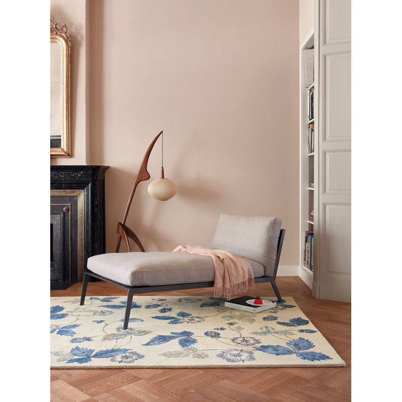 Hand Tufted Floral Area Rug in Cream/Blue, Rectangle 3'11" x 5'11"
