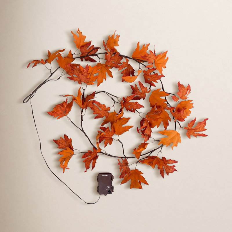 Lit de guirlande avec 24 lumières claires et feuilles d’érable préinstallées 6 pi
