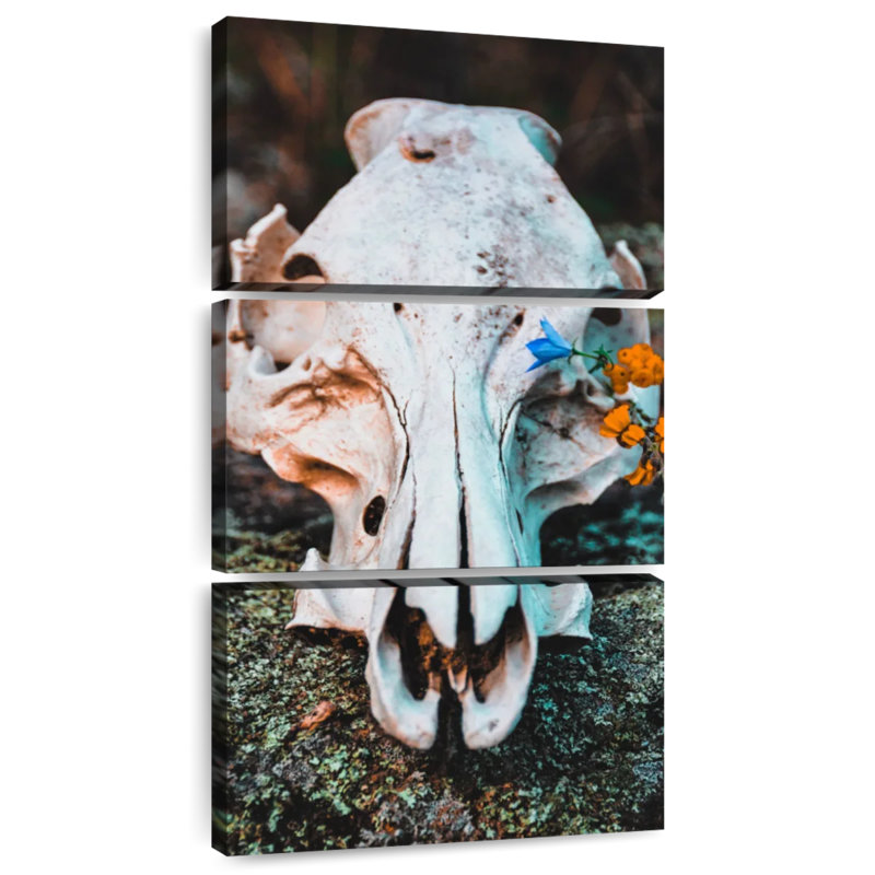 Crâne avec fleurs, H 80 po x l 39 po