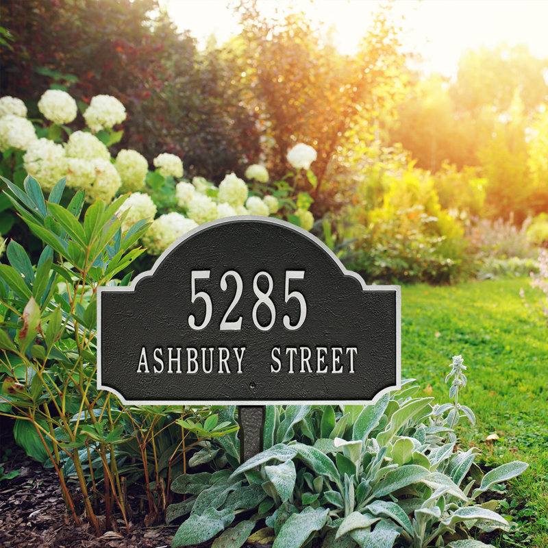 Fitzwilliams 2-Line Lawn Address Sign, Black/Silver, Yes