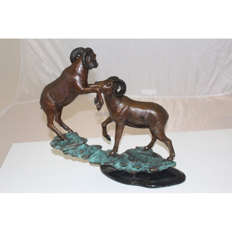 Statue en bronze à deux béliers sur un rocher Denzel - Taille: L 15 po x l 8 po x H 16 po.