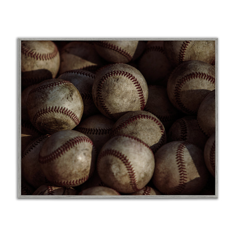 «Bin Of Baseballs», estampe numérique, conception de Marcus Prime, Estampe numérique Farmhouse, H 24 po x l 30 po