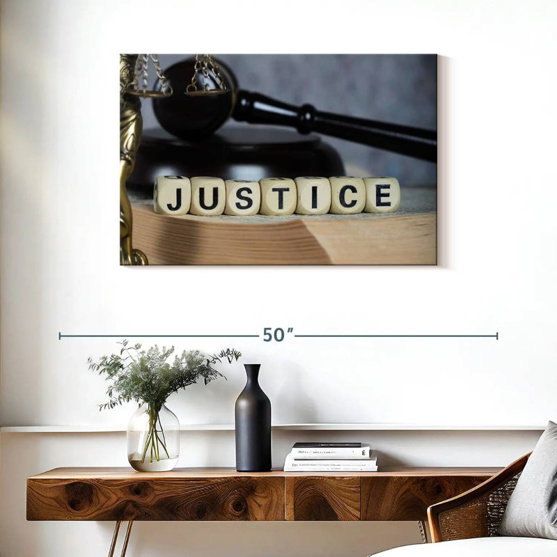 Dés de justice, H 24 po x l 36 po
