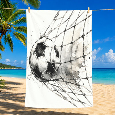 Serviette de plage de soccer de 1 pièce, avec une aquarelle dynamique en noir et blanc illustrant une balle prise dans un filet, un design artistique. Grande microfibre, idéale pour la natation, les voyages et les voyages unisexes.
