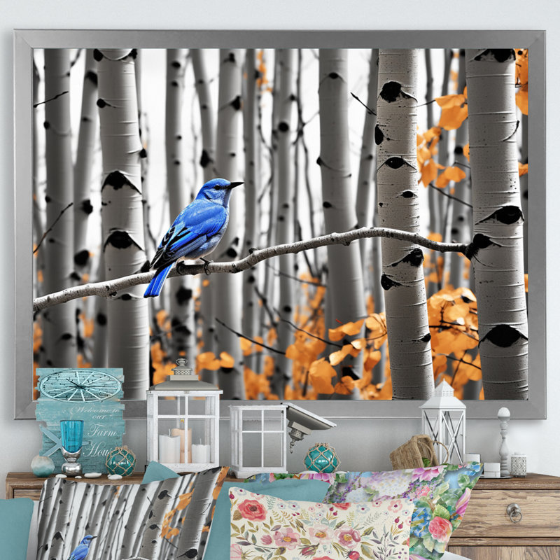 Bjarmi - oiseau bleu gris en forêt II - impression, Cadre simple argenté, H 34 po x l 44 po x P 1,5 po