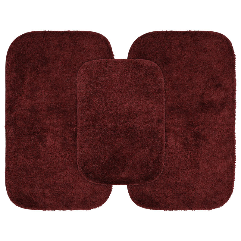 Mccluney Traditional Nylon Bath Rug with Non-Slip Backing, Chili Pepper