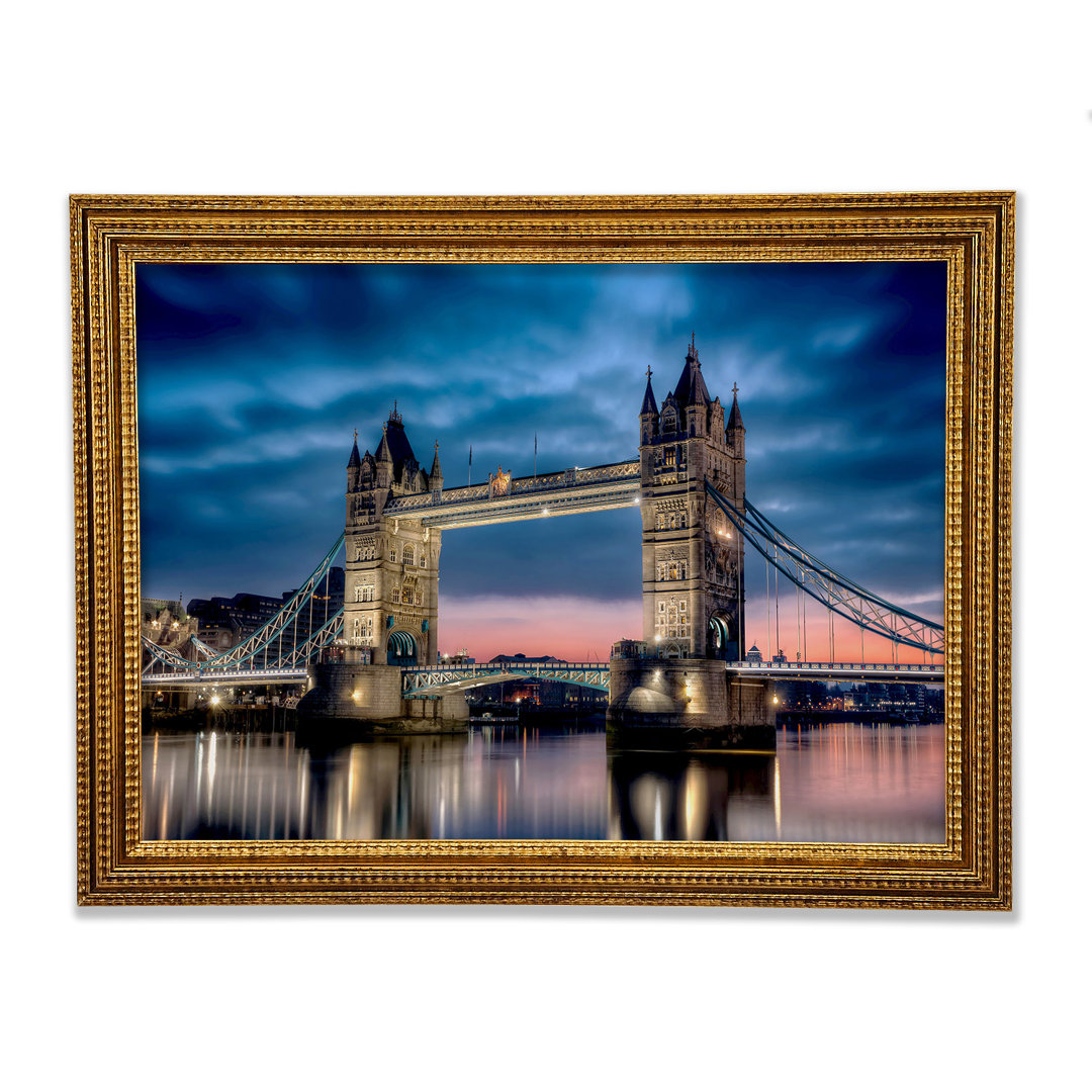 London Tower Bridge in der Abenddämmerung - Einzelne Bilderrahmen Kunstdrucke